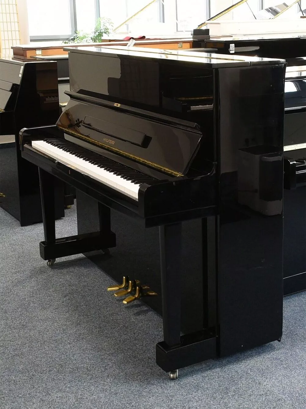 Hyundai Klavier, Modell U832, schwarz Hochglanz Musism.com Klaviere Hyundai Klavier, Modell U832, schwarz Hochglanz Wien Österreich