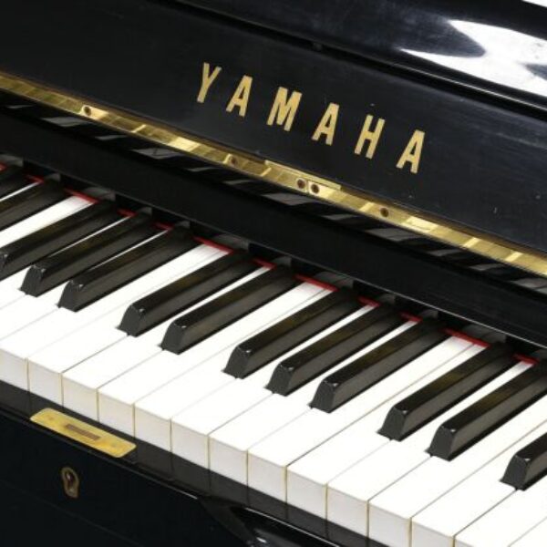 Yamaha Klavier U1 gebraucht, guter Zustand, schwarz Hochglanz Musism.com Klaviere Yamaha Yamaha Klavier U1 gebraucht, guter Zustand, schwarz Hochglanz Wien Österreich