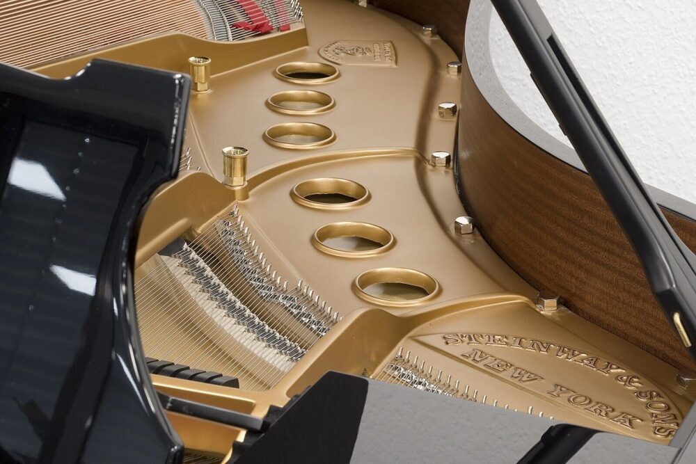 Gebrauchter Steinway & Sons Flügel M-170 aus dem Jahr 1948 mit 3 Pedalen