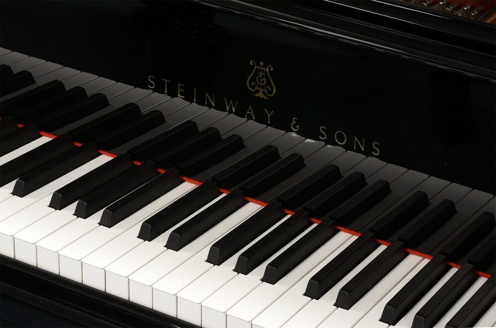 Gebrauchter Steinway & Sons Flügel Modell M-170 in schwarzem Hochglanz