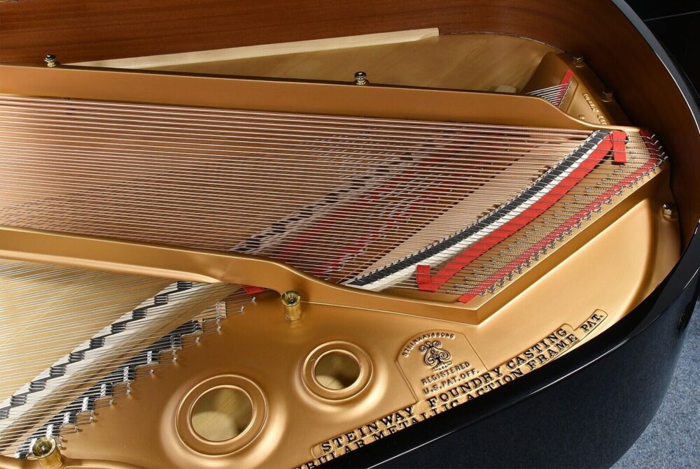 Gebrauchter Steinway & Sons Flügel O-180 in Hochglanz schwarz